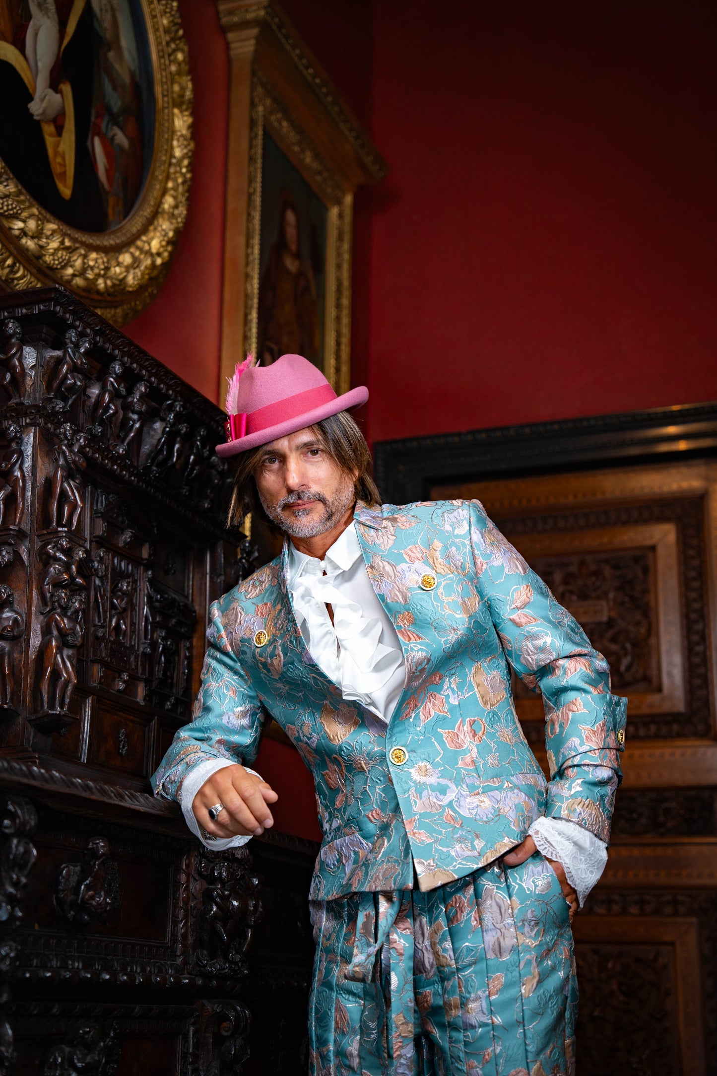 Completo Tancredi in matelassé azzurro con riflessi oro e rosa