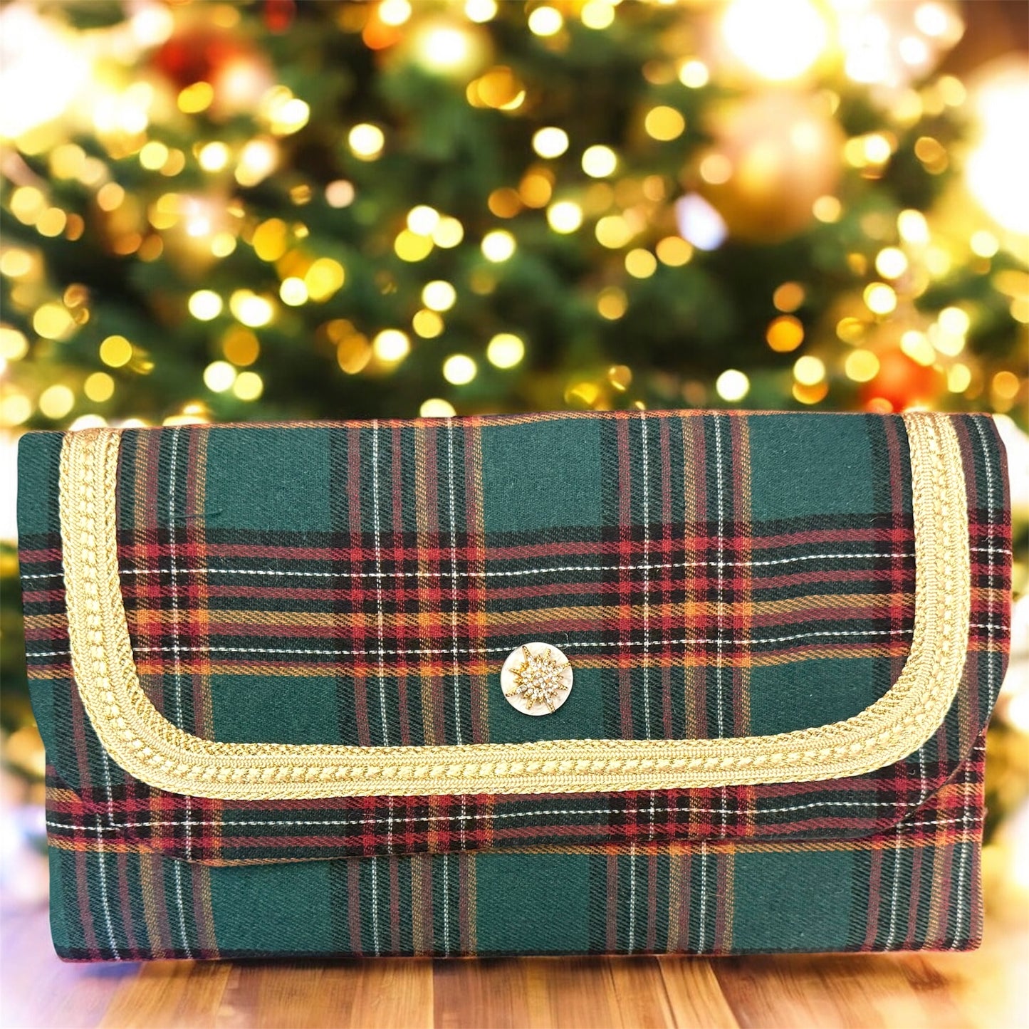 Pochette Green Tartan – Festive Collection | JLAdore Couture